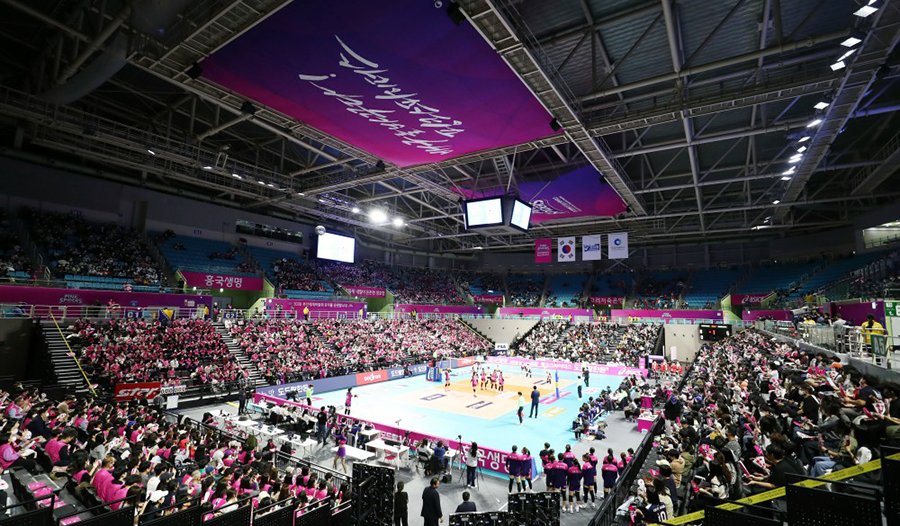 ‘창립 72주년’ 임직원 배구 단체응원·친환경 활동 선보여